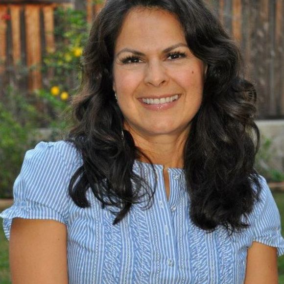 Meet your Posher, Claudia - Picture 1 of 1